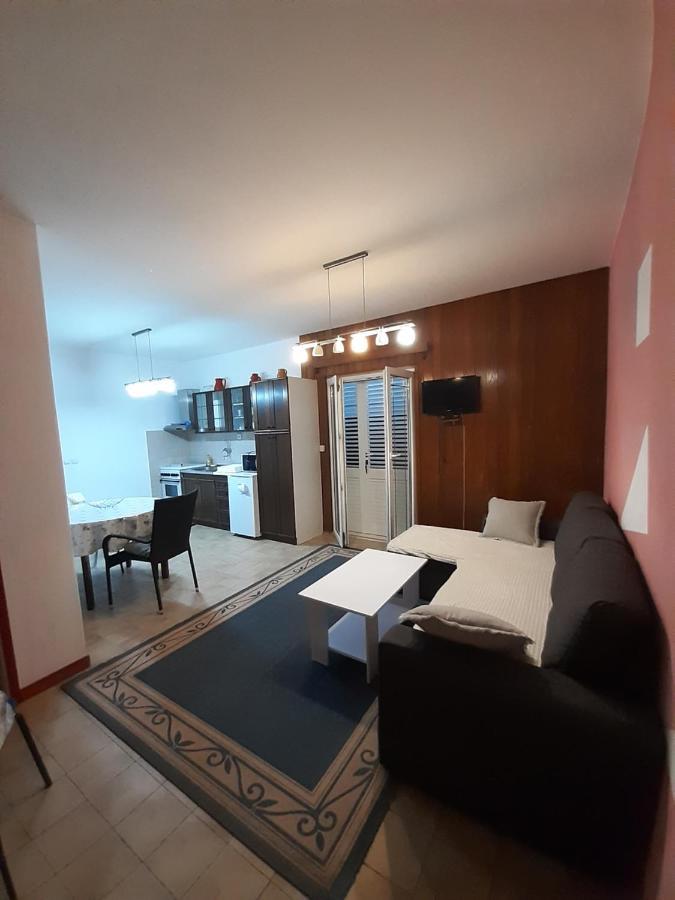 Apartments Cebalo - Ekonomija กอร์จูลา ภายนอก รูปภาพ